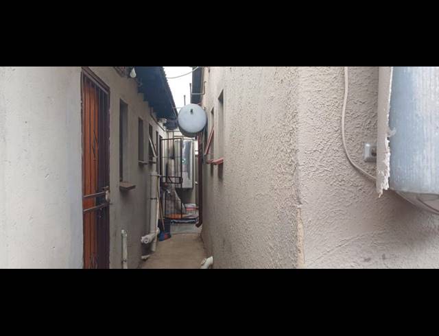 5 BEDROOM HOUSE FOR SALE IN CLAYVILLE